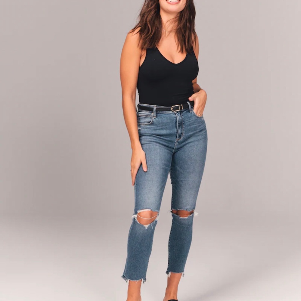 Abercrombie women’s distressed jeans size w 30